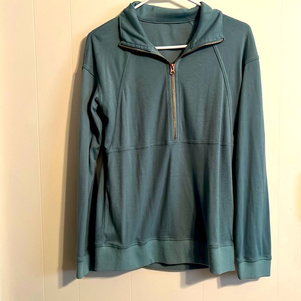 Medium thin pullover, perfect for spring temps! Worn once. Great condition.